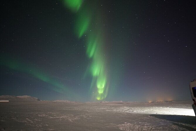 Northern Lights In luxury off-road SUV with Photos and Treats - Aurora Basecamp: Why a Dedicated Spot Helps