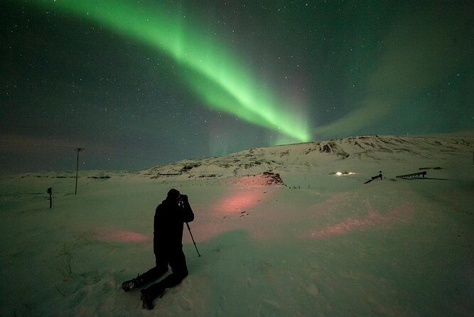 Northern Lights Small-Group Tour From Reykjavik with Hot Drink - Small-group comfort: what up to 28 people really changes