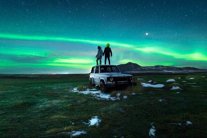 Northern Lights Small-Group Tour with Free Photos & Hot Chocolate - Key things that make this tour worth a look