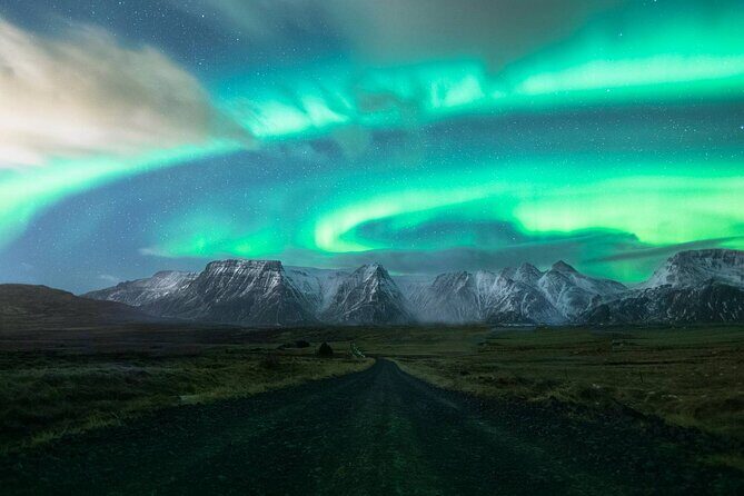 Northern Lights Small-Group Tour with Free Photos & Hot Chocolate - Who should book, and who should think twice
