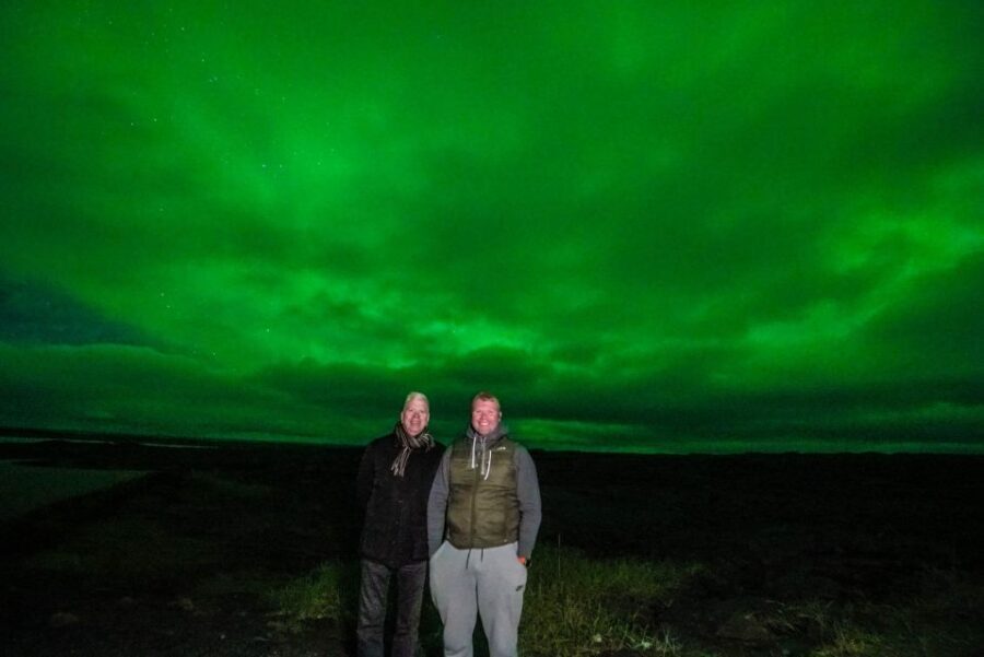 Northern Lights Tour From Reykjavik with Photography - Staying Warm While You Wait: Blankets, Hot Chocolate, and Pastries