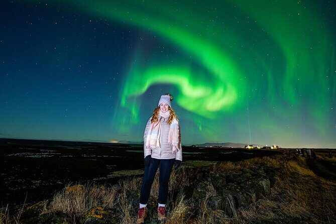 Northern Lights Tour with Photos, Snacks, Warm Snowsuits, Chairs - Snacks, Hot Chocolate, and Icelandic Treats While You Wait