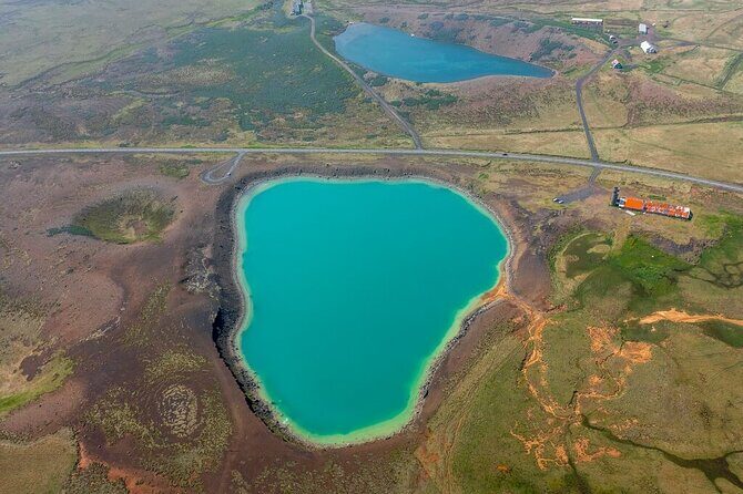 Private Bespoke Reykjanes Peninsula Tour - Kleifarvatn Lake and Seltún Geothermal: from dark water to steam vents