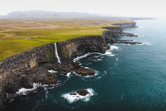 Private Bespoke Reykjanes Peninsula Tour - Gunnuhver Hot Springs and Brimketill: power plus a small carved pool