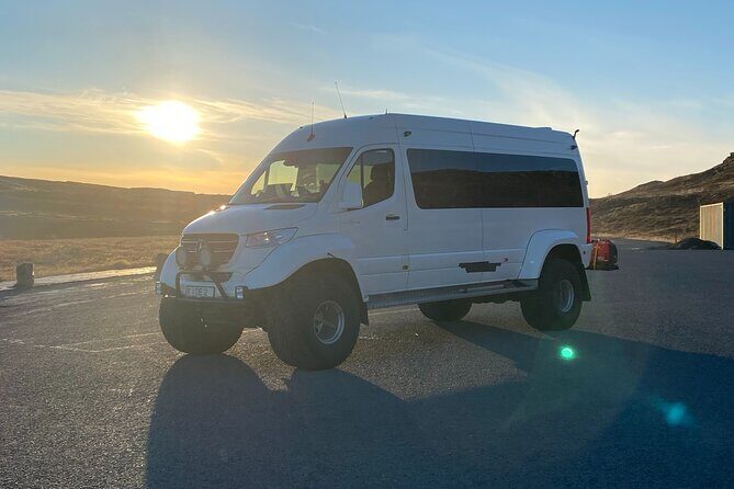 Private Golden circle and glacier super jeep tour from Reykjavik - Your private guide: how stories and pacing make the day better
