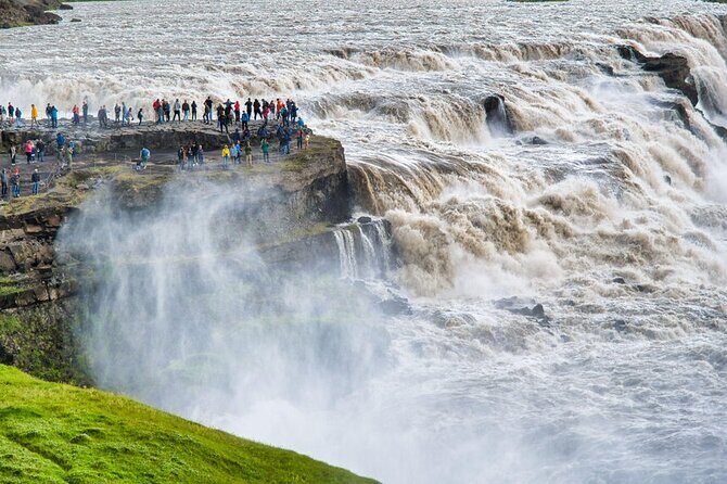 Private Golden Circle Tour in Iceland With 5+ Attractions - Laugarvatn Geothermal Bakery: Bread Baked by the Earth, Not by the Clock