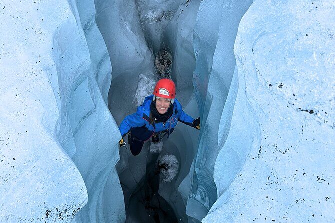 Private Guided Hike Experience on Sólheimajökull Glacier - Meet at the Sólheimajökull Parking Lot and Get Geared Up