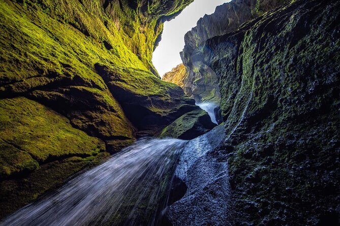 Private Hire Adventure Guide & Vehicle - Pickup and getting out of Reykjavik without hassle