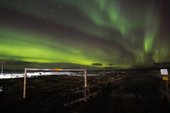Private Northern Lights Tour - Comfort on a Cold Night: Wi‑Fi, Hot Chocolate, and Biscuits