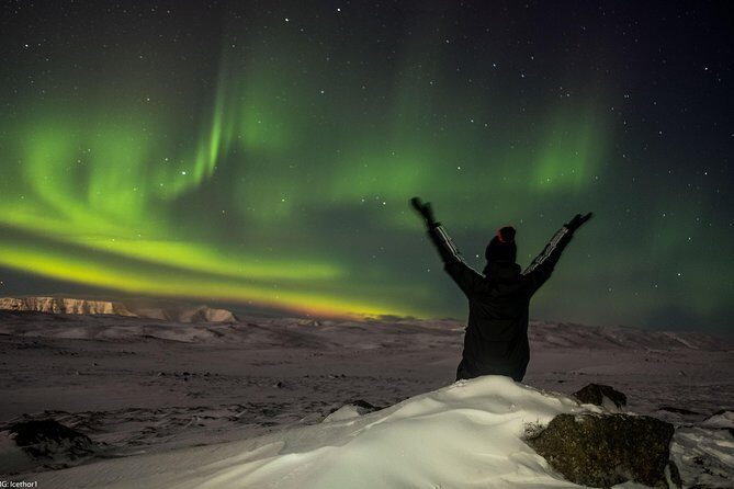 Private Northern lights with photographs - Comfort and cold reality: what to wear so the wait doesn’t ruin the night