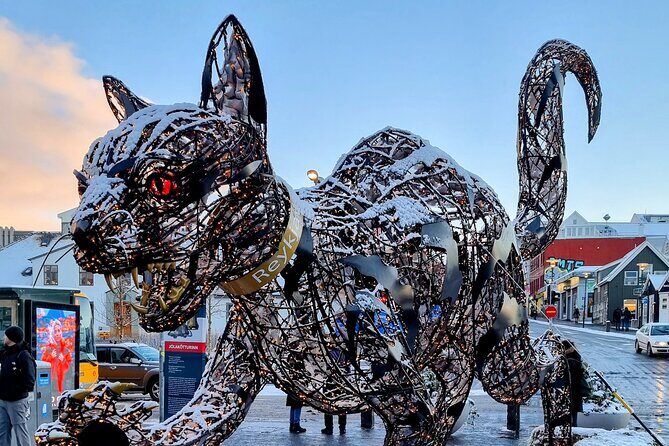 Private Reykjavik Cat Walking Tour - Althingishus and Lake Tjörnin: folklore meets city views