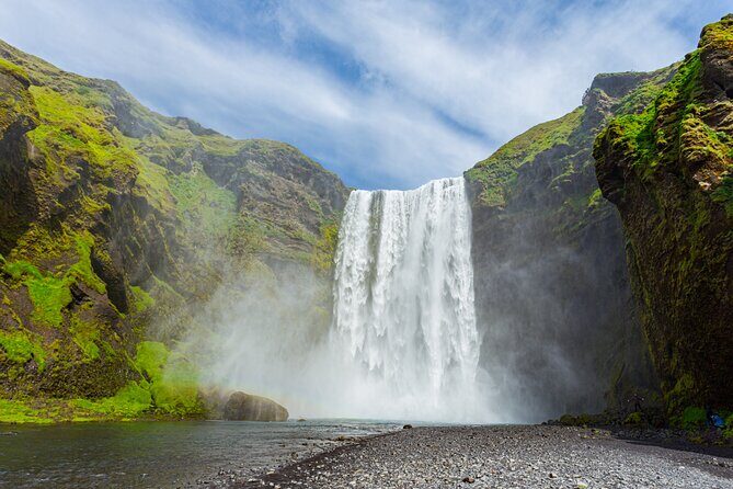Private South Coast tour / Black Sand Beach, Waterfalls and more - A private South Coast day from Reykjavik: what you gain over big buses