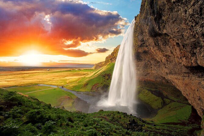 Private South Coast tour / Black Sand Beach, Waterfalls and more - Dyrhólaey: the cliff arch, panoramic views, and birdwatching season