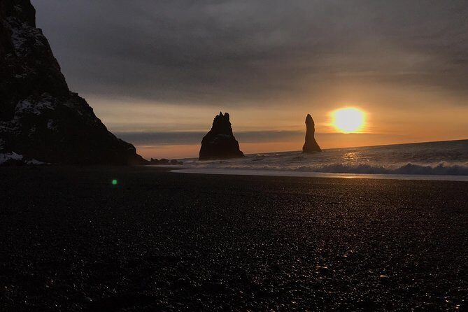 Private South Coast tour in Iceland - Stop 1: Seljalandsfoss and the walk-behind wow