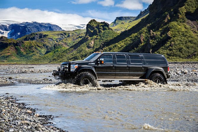 Private Thorsmork Super Jeep Tour - Stop 1: Seljalandsfoss and how to use your 30 minutes well