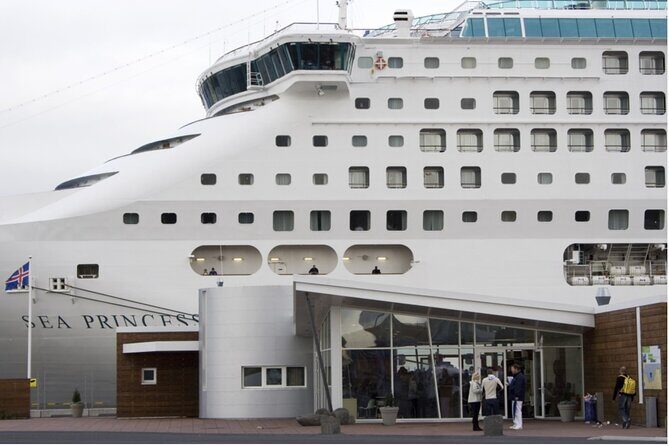 Private Transfer from Cruise Ship Port to Keflavik Int. Airport - Why this private port-to-airport ride is such a big deal