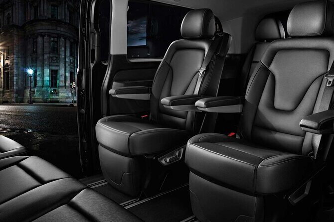 Private transport In Luxury MPV/SUV 5pax Keflavik Airport-RKV - Door-to-door Keflavik to Reykjavik, the way it should feel