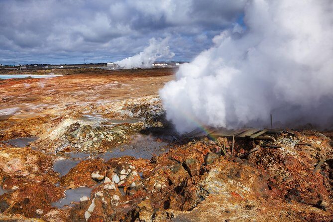 Reykjanes peninsula - Gunnuhver hot springs: steam, heat, and a ghost name