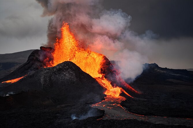 Reykjanes Peninsula: Volcanos & Blue Lagoon Self-Guided Tour - Reykjanes Lighthouse, Valahnukamol, and Brimketill: stories you can point at