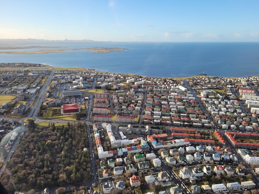 Reykjavik: 45-Minute Volcano Sightseeing Helicopter Tour - The volcanic story you’ll actually understand from above