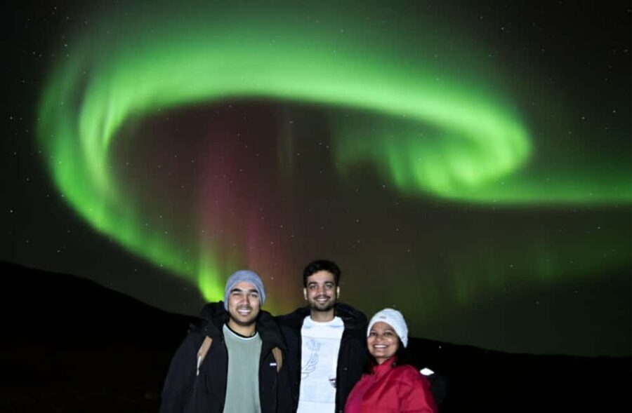 Reykjavík: 4x4 Minibus Northern Lights with Photo and Cocoa - Key Things to Know Before You Go