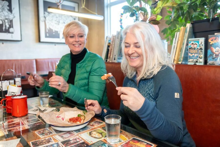 Reykjavik: Christmas Food Tour with Tastings and Drinks - Price and Value: What $173 Buys You