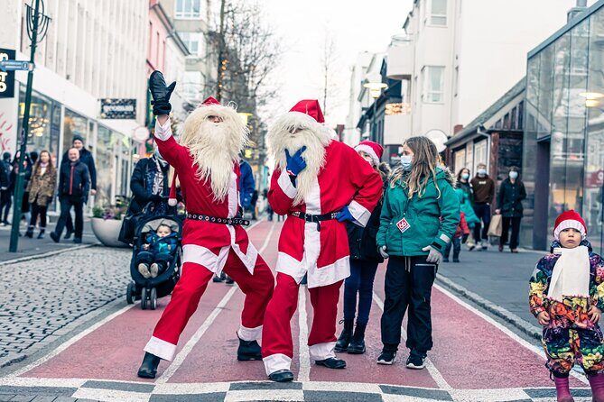 Reykjavik Christmas Walking Tour - Skólavörðustígur to Hallgrímskirkja: the walk that ends with a dramatic view