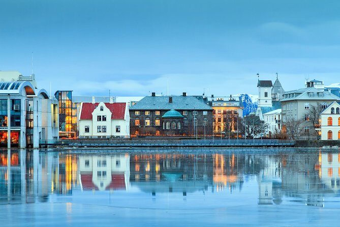 Reykjavik City Walking Tour - Starting at Hallgrímskirkja and Leifur Eiríksson: your orientation kick-off