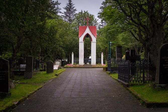 Reykjavik Folklore Walking Tour: Meet the Elves, Trolls & Ghosts of Iceland - Stop 2: The Oldest Graveyard in Iceland (Around Year 900)