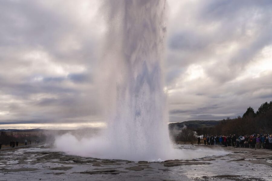 Reykjavík: Golden Circle and Silfra Snorkeling Combo Tour - Gear, warmth, and safety: how to make Silfra feel less scary