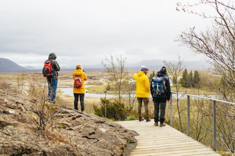 Reykjavik: Golden Circle, Crater & Blue Lagoon Minibus Tour - Kerið crater lake: short stop, big color, plan for the weather