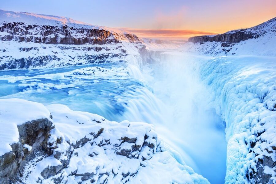 Reykjavík: Golden Circle Minibus Tour & Blue Lagoon Transfer - Thingvellir National Park: Where the Earth’s Plates Show Up