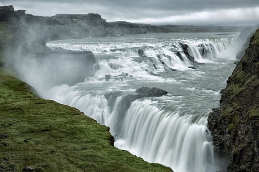 Reykjavik: Golden Circle & Northern Lights 4x4 Tour - Gullfoss Waterfall: Golden Falls in changing light