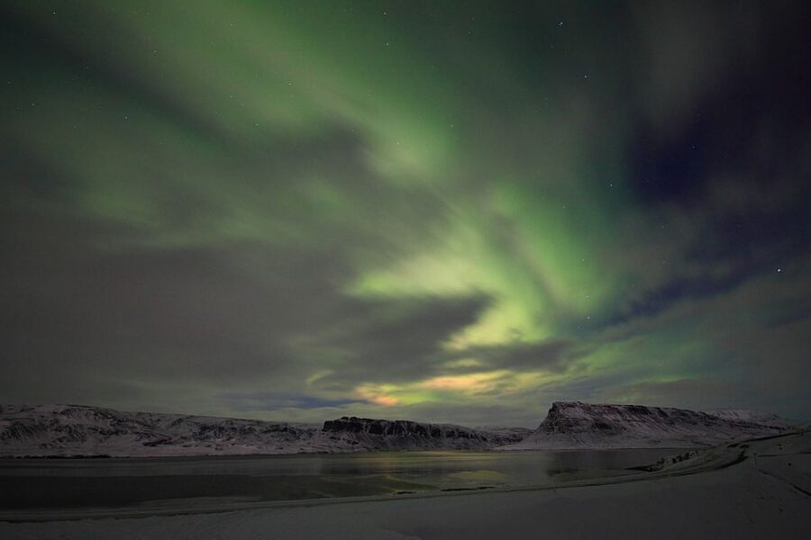 Reykjavik: Golden Circle & Northern Lights 4x4 Tour - Comfort that counts: pickup, Wi‑Fi, hot drinks, and the long day