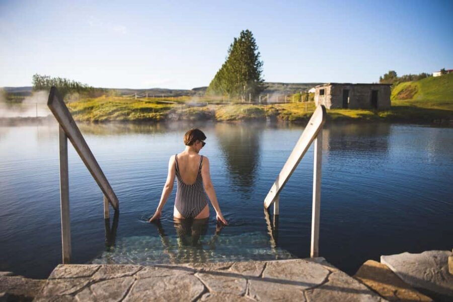 Reykjavík: Golden Circle, Secret Lagoon, & Friðheimar Tour - How the day feels in practice: pacing, group size, and motion comfort