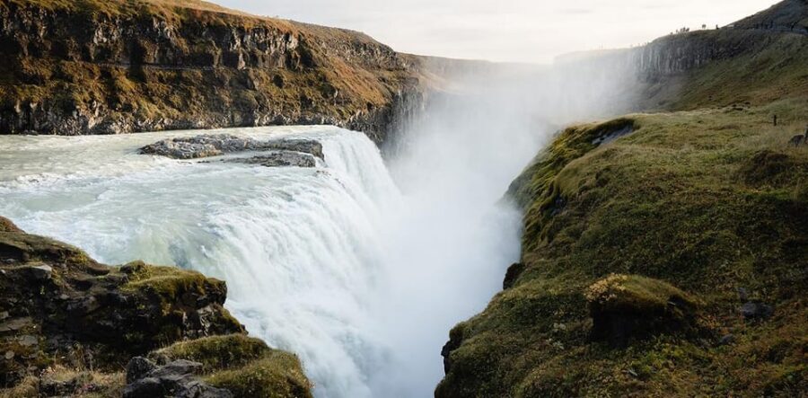 Reykjavik: Golden Circle Super Jeep Tour with Snowmobiling - Geysir and Strokkur: steam with real timing