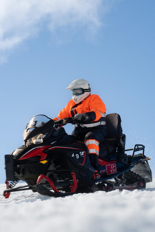 Reykjavik: Golden Circle Super Jeep Tour with Snowmobiling - Who should book this tour (and who should skip it)