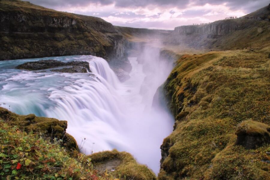 Reykjavik: Golden Circle, Tomato Farm and Kerið Crater Tour - A 9-hour Golden Circle loop with farm stops