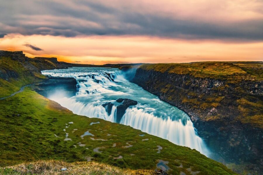 Reykjavik: Golden Circle, Tomato Farm and Kerið Crater Tour - Öxarárfoss and Efstidalur Farm: short stops that add texture