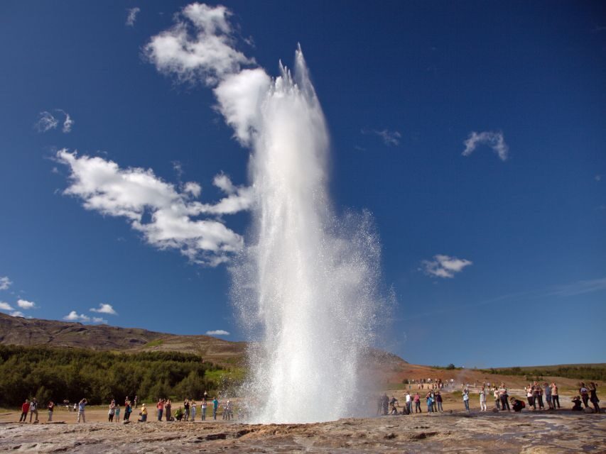 Reykjavik: Golden Circle Tour and Blue Lagoon Admission - Golden Circle stop 3: Þingvellir National Park and tectonics you can see