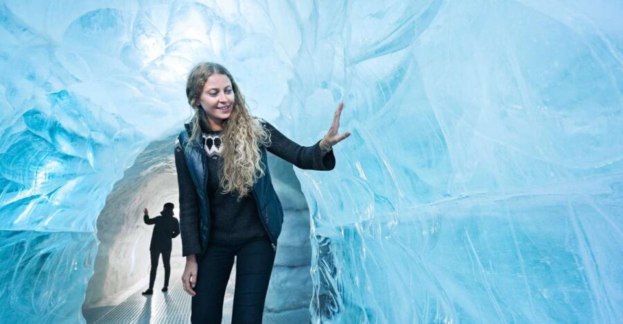 Reykjavík: Golden Circle Tour & Perlan Museum Tour - Your 09:00 start and why the route makes sense