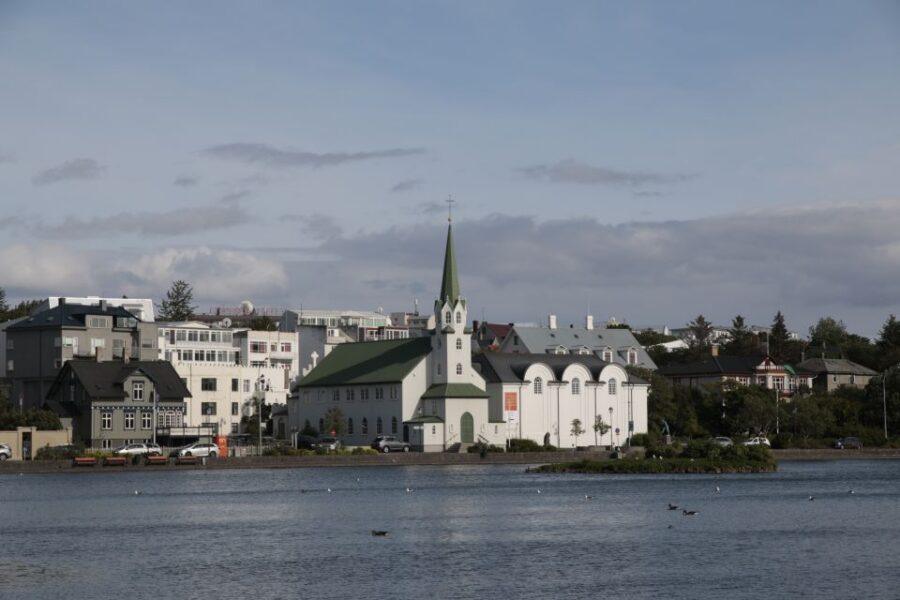 Reykjavik: Guided City Walking Tour - The route length that actually matters: 4 km, 2h40 to 3h
