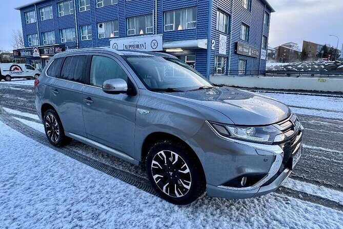 Reykjavik Iceland : Private transfer From / To KEF airport - Duration and timing: plan for 45 minutes, then add Iceland margins