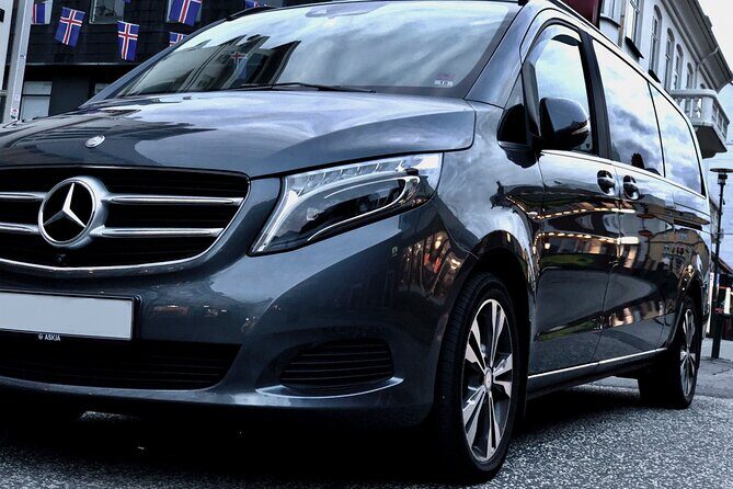 Reykjavik International Airport Private Departure Transfer - Car or minivan: matching the vehicle to your group size