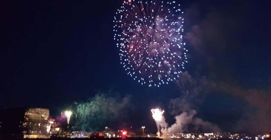 Reykjavík: New Year's Eve Northern Lights Yacht Cruise - Key things that matter most
