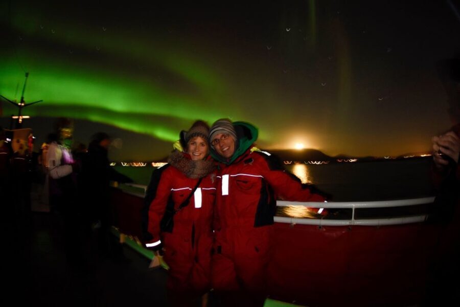 Reykjavík: Northern Lights Cruise - Food and Drinks: Plan for Warm-up Fuel
