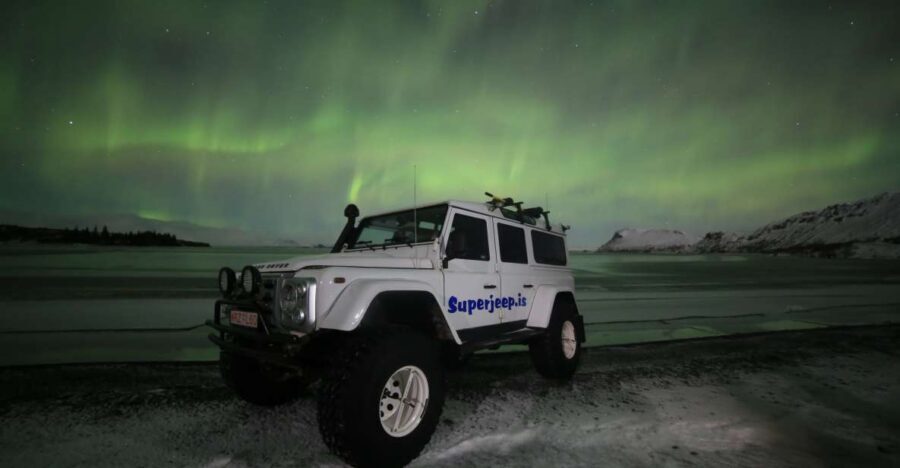 Reykjavik: Northern Lights Experience by Superjeep - Aurora colors, timing cues, and how to watch without losing it