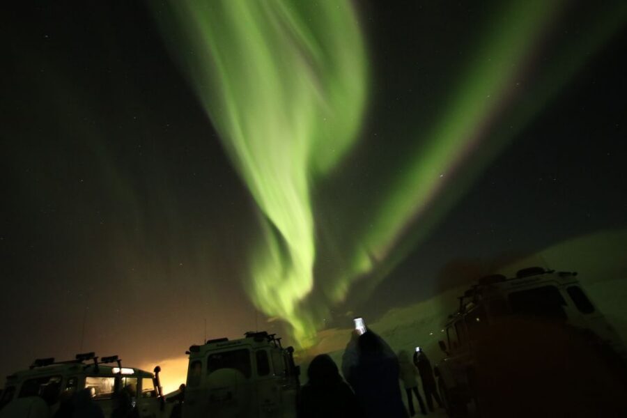 Reykjavik: Northern Lights Experience by Superjeep - The 4 hours on the road: what happens during your aurora watch
