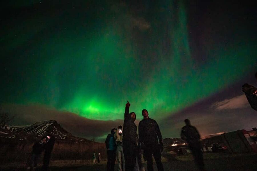 Reykjavik: Northern Lights Group Tour with Photos - Key things I’d plan around