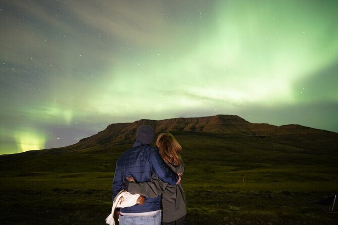 Reykjavik Northern Lights Tour with Pro Aurora Photos Small Group - The Aurora Hunt Method: Science, Forecasts, and “Move When Needed”
